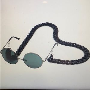 Glass Holders Vogue:”The New Must Have Accessory”